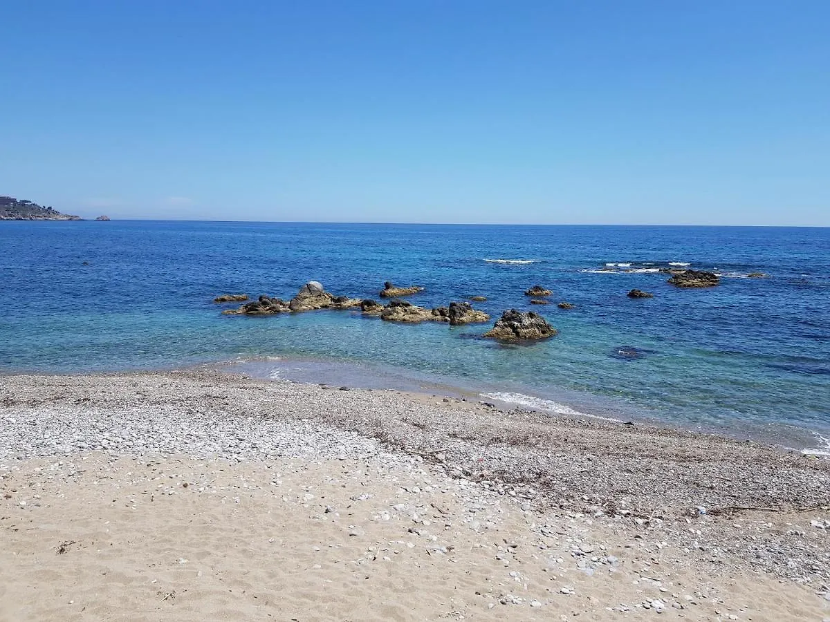 Blue Lagune Taormina Mare 0*,