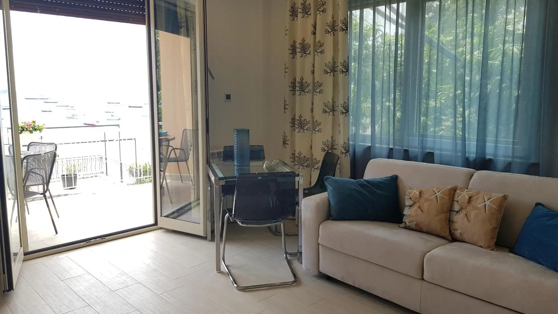 Blue Lagune Taormina Mare 0*,  Italien